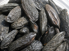 Tonka beans extracts