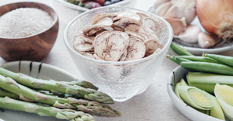 Pictured: Variety of prebiotic foods | © AdobeStock/SewcreamStudio